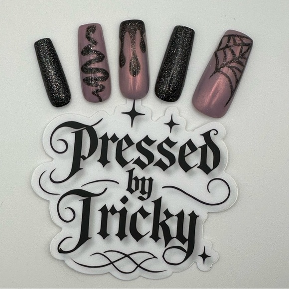 Wicked Web - Picture 2 of 7